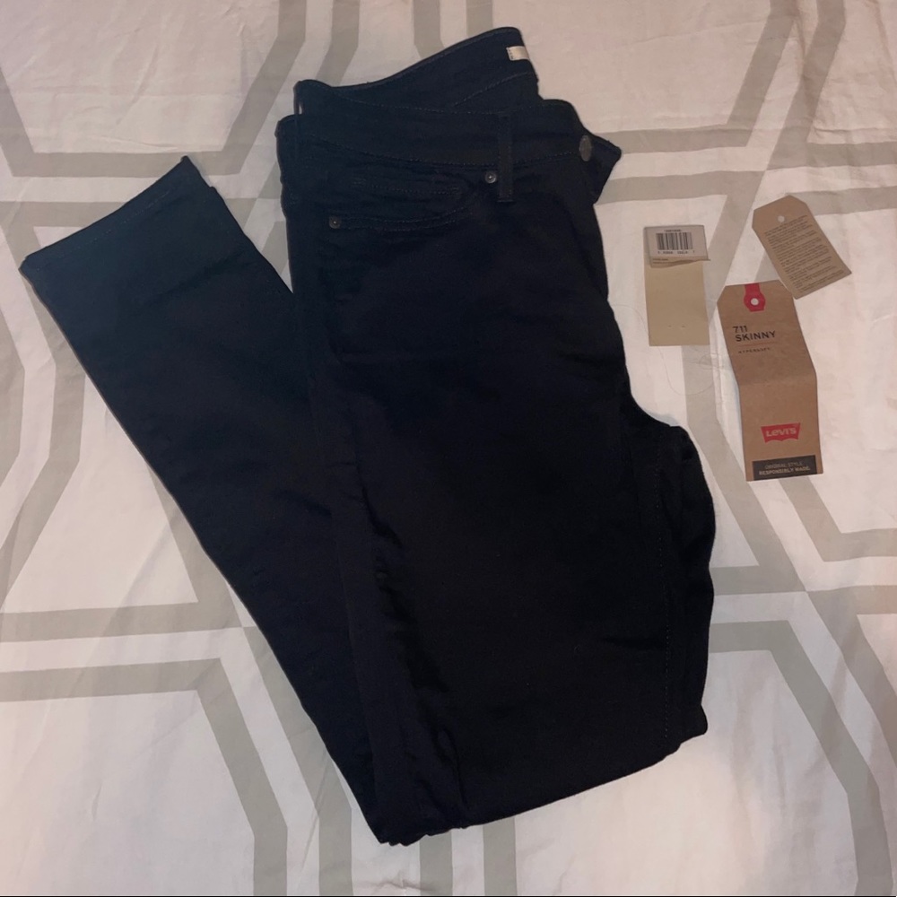 LEVI’S Sculpt Hypersoft Black 711 Skinny Jeans